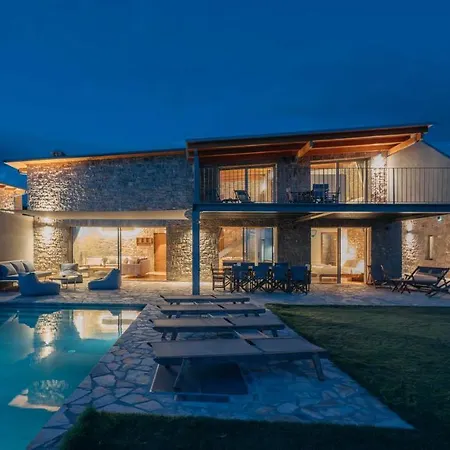 Real Life Homes Luxurious Seafront Villas Each With Their Own Private Pools Korakokhórion Extérieur photo