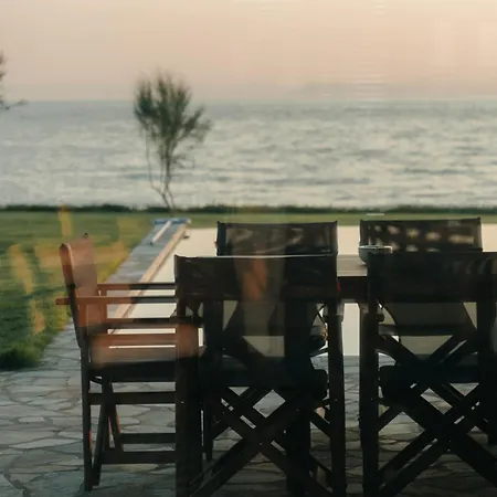Real Life Homes Luxurious Seafront Villas Each With Their Own Private Pools Korakokhórion Extérieur photo