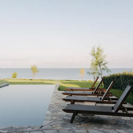 Real Life Homes Luxurious Seafront Villas Each With Their Own Private Pools Korakokhórion Extérieur photo