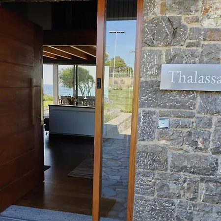 Real Life Homes Luxurious Seafront Villas Each With Their Own Private Pools Korakokhórion Extérieur photo