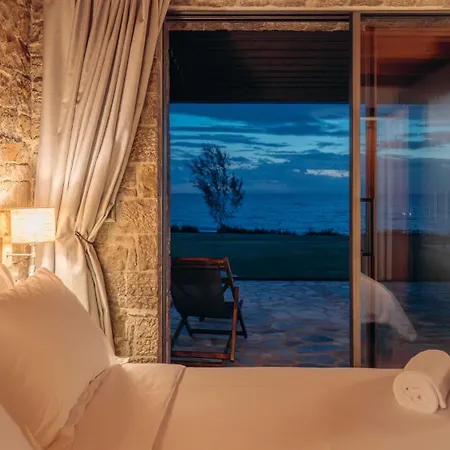 Real Life Homes Luxurious Seafront Villas Each With Their Own Private Pools Korakokhórion Extérieur photo