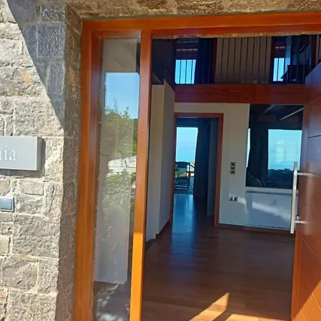 Real Life Homes Luxurious Seafront Villas Each With Their Own Private Pools Korakokhórion Extérieur photo