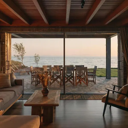Real Life Homes Luxurious Seafront Villas Each With Their Own Private Pools Korakokhórion Extérieur photo