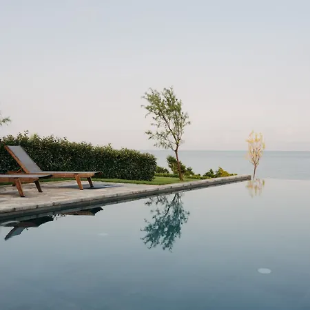 Real Life Homes Luxurious Seafront Villas Each With Their Own Private Pools Korakokhórion Extérieur photo