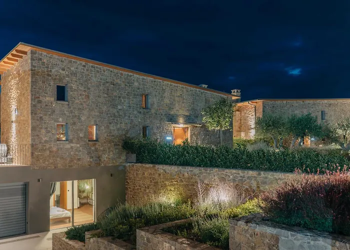 Real Life Homes Luxurious Seafront Villas Each With Their Own Private Pools