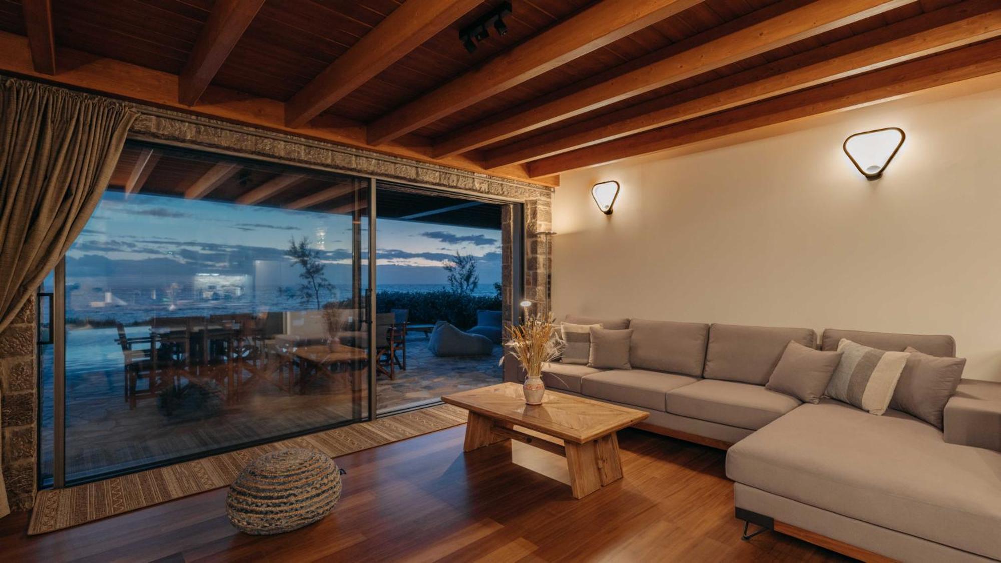 Вилла Real Life Homes Luxurious Seafront Each With Their Own Private Pools Korakochori
