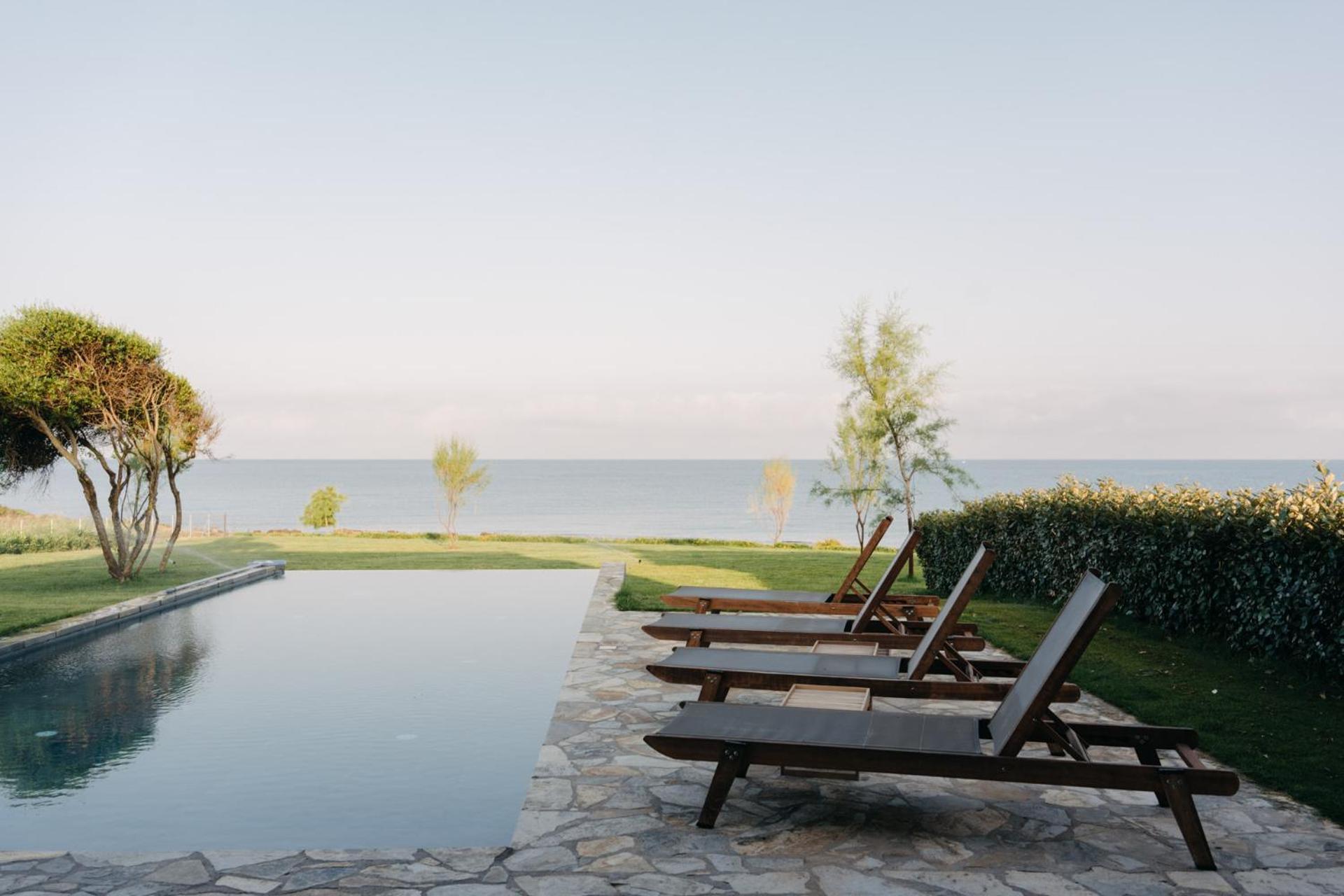 Real Life Homes Luxurious Seafront Each With Their Own Private Pools *