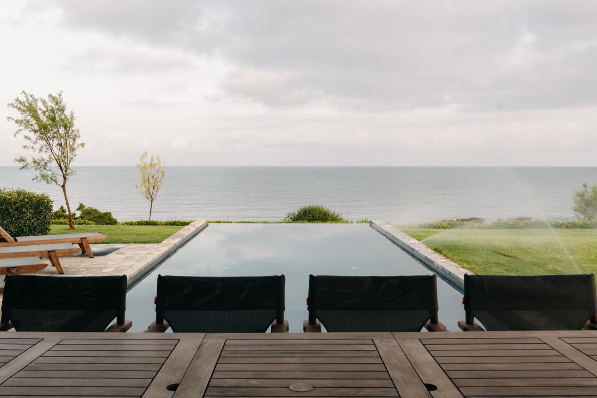 Real Life Homes Luxurious Seafront Each With Their Own Private Pools