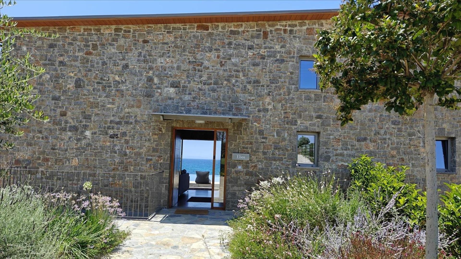 Villa Real Life Homes Luxurious Seafront Each With Their Own Private Pools Korakochori